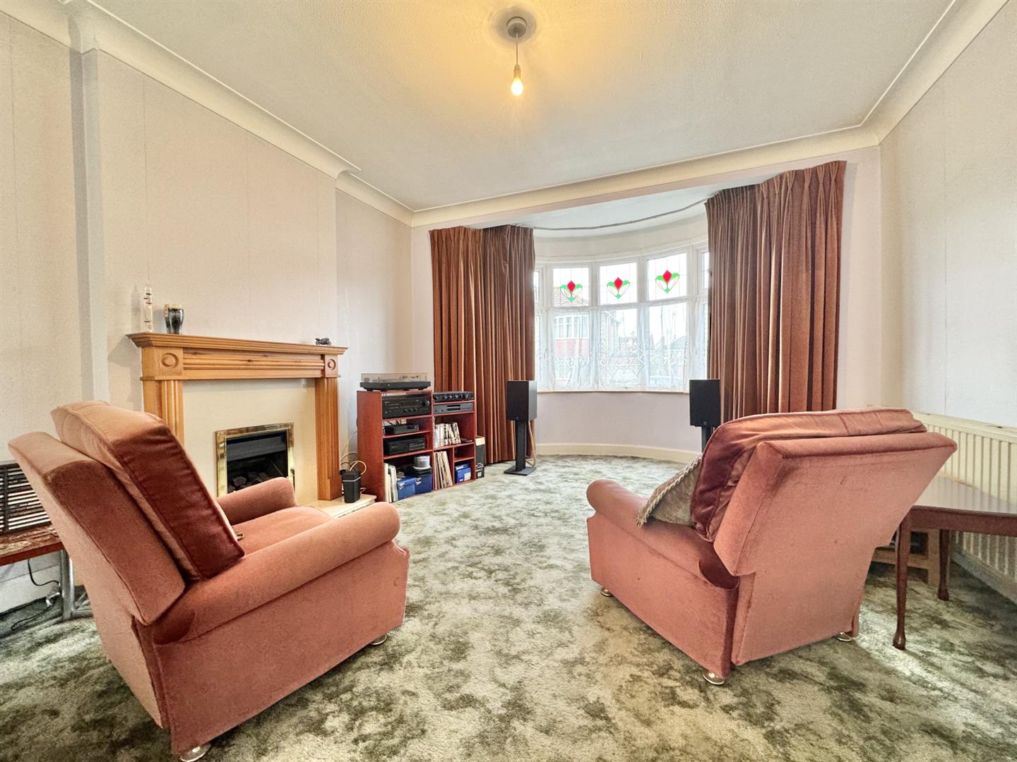 Hyde Park Avenue, London